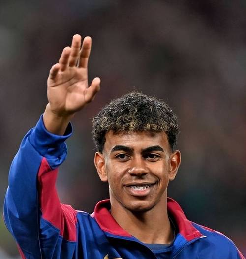 每体：阿劳霍大概率将在周中欧冠继续首发，加西亚代替孔德