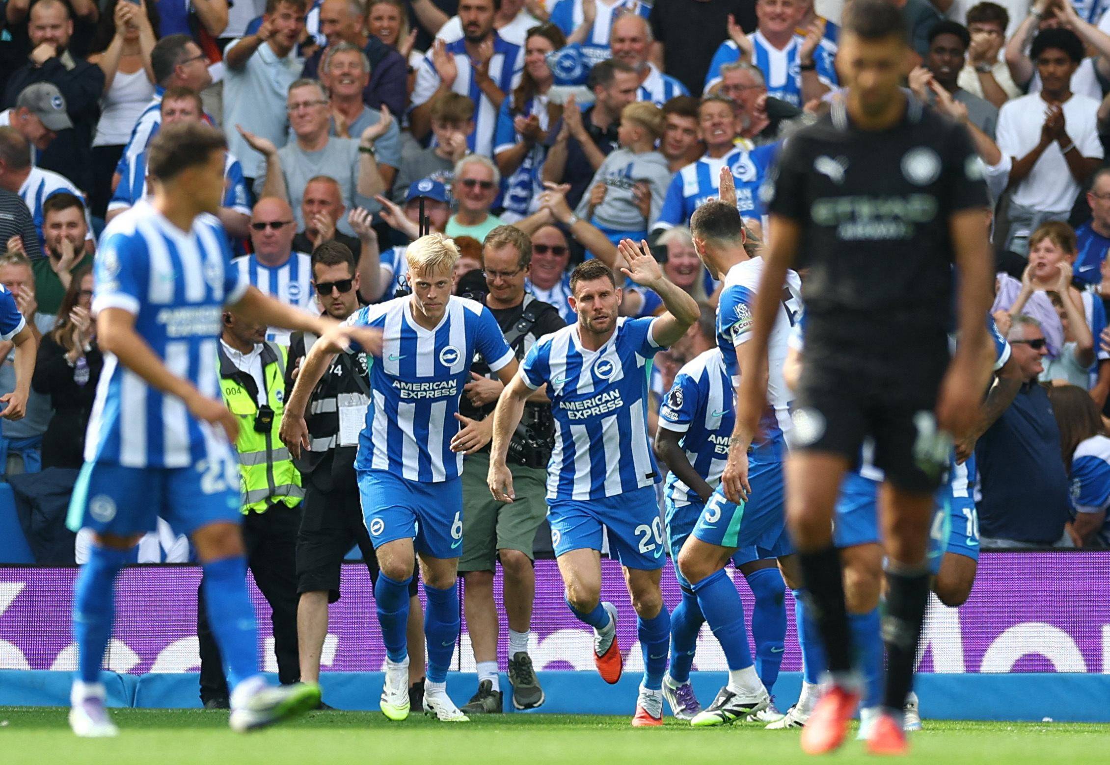 半场战报：博洛尼亚0-0布兰，里科吉安尼斯染红